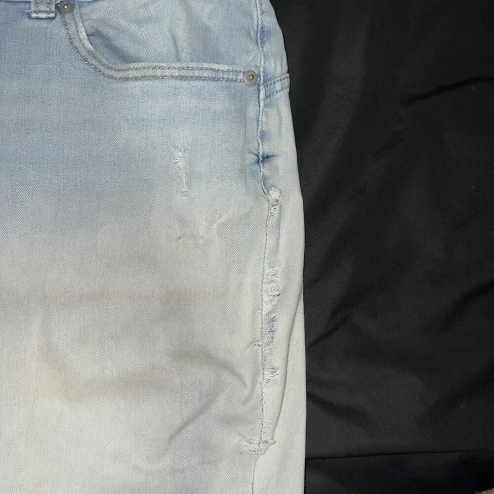 TERRA & SKY Womens Light Wash Distressed Denim Jean Shorts Cuffed Sz 18 Stretch
